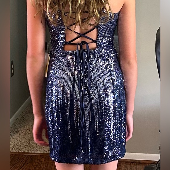 Navy Ombré Sequin Bodycon Homecoming/Formal Dress (Pear Culture, Size 1/2) - Picture 7 of 8
